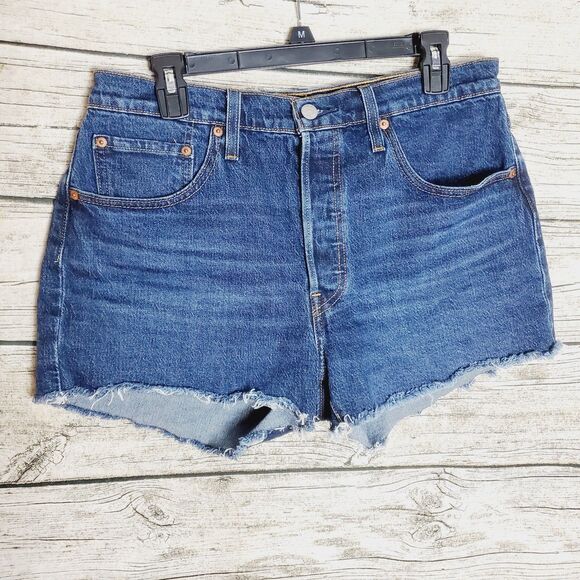 Levis Womens 501 Denim Shorts Dark Wash Size 31 - Picture 1 of 7